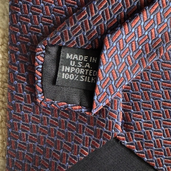 Geoffrey Beene Pure Silk Tie Set of 2 Classic Burgundy Blue Geometric Striped - Picture 2 of 8